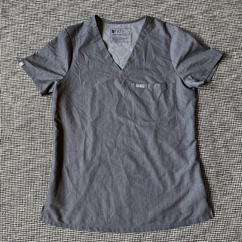 FIGS Caterina top in Graphite XS